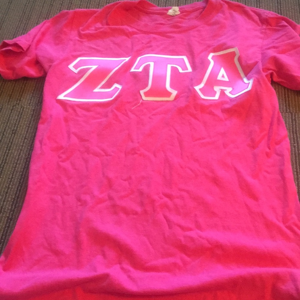 Pink ZTA letters